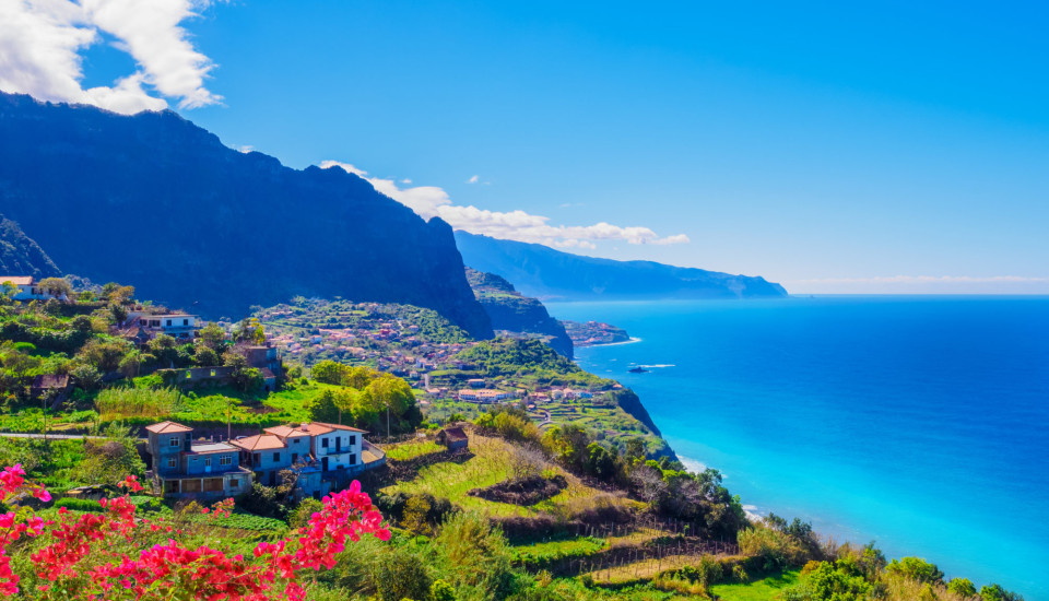 Madeira Portugal — Lastminute auf die Blumeninsel — z.B. 7 Tage ÜF & Flug im Alto Lido mit 89,1% Weiterempfehlungsrate schon ab 885€ buchen