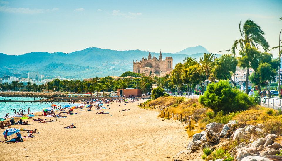In nur 2,5 Flugstd. Sonne tanken! — Mallorca zum Top-Preis — z.B. 3 Tage Übernachtung & Frühstück & Flug im BQ Delfín Azul Hotel mit 85,1% Weiterempfehlungsrate schon ab 200€ buchen